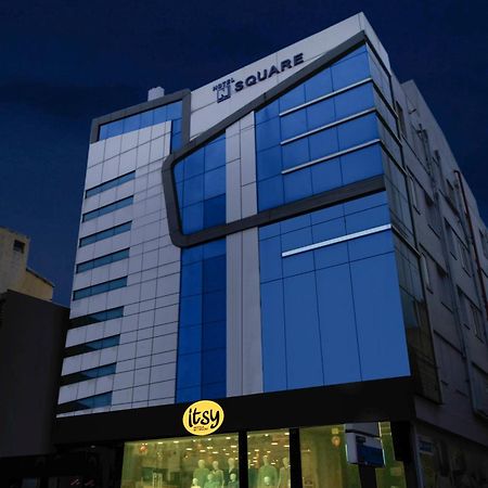 Itsy Hotels N Square Vijayawada Exterior photo